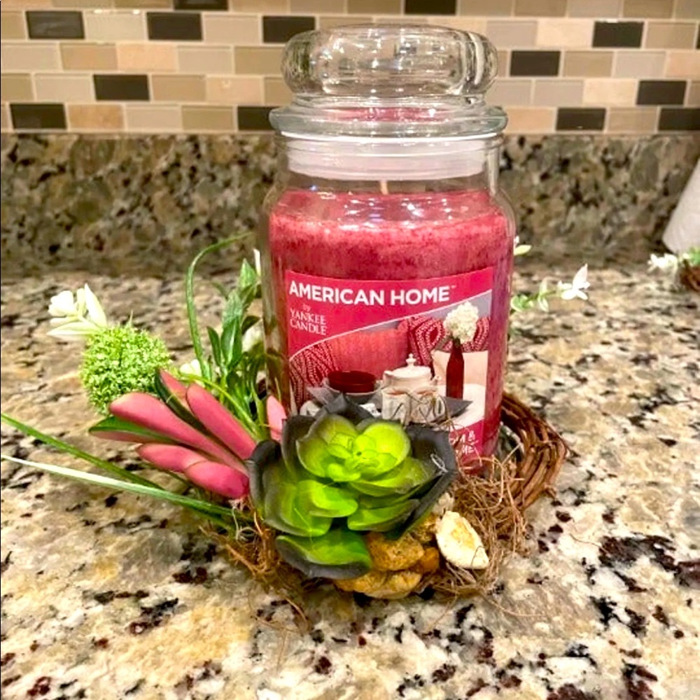 American Home/Yankee Candle in a Set.